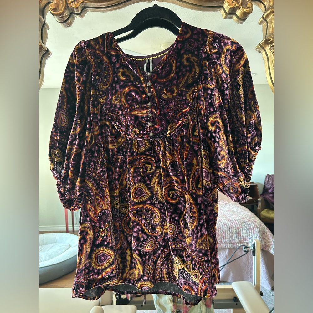 Anthro Paisley Velvet in Purple and Gold Sz Large
